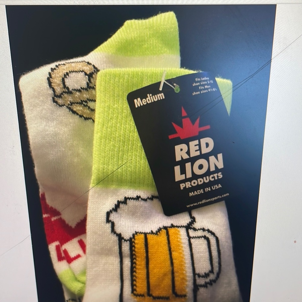 Beer & Pretzels Size Medium NWT Red Lion Brand